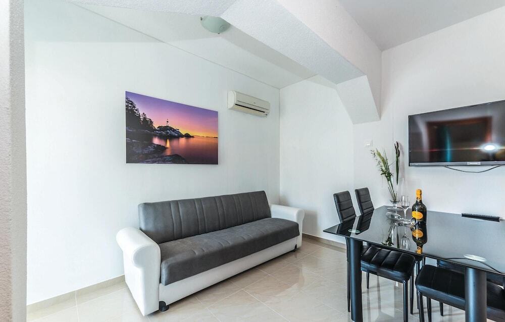 Отель Beautiful Apartment in Biograd With 2 Bedrooms, Wifi and Outdoor Swimming Pool, фото 4