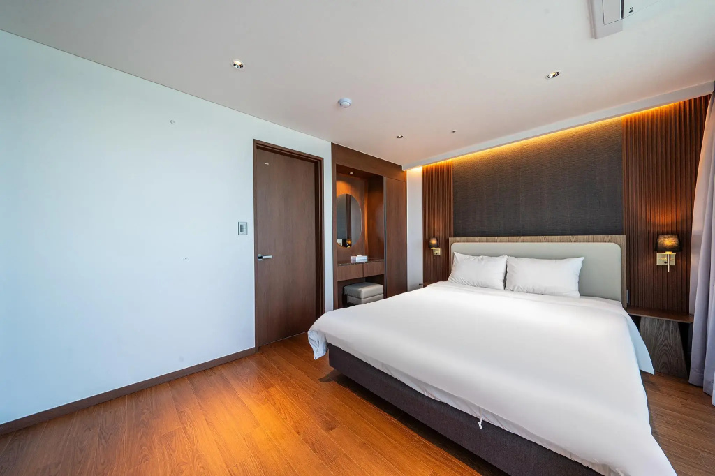 Beache Palace — 3