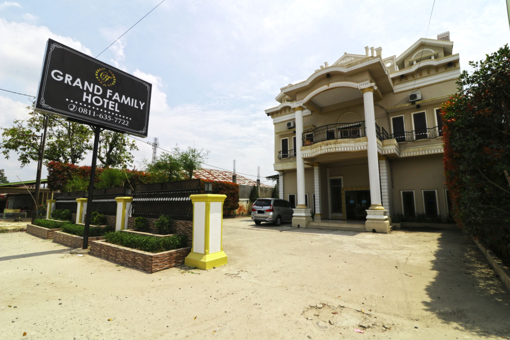 Hotel Grand Family by ZUZU
