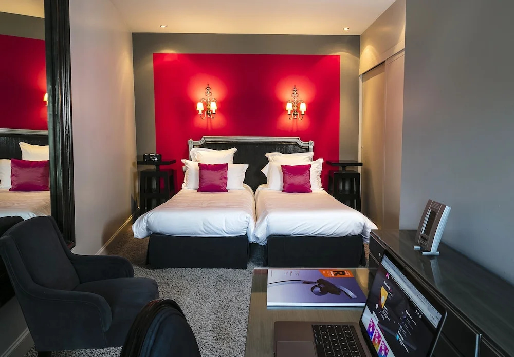 1 Bedroom Deluxe Suite