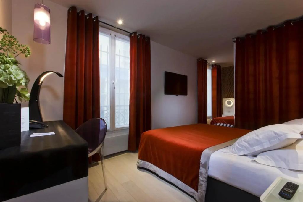 Superior Triple room