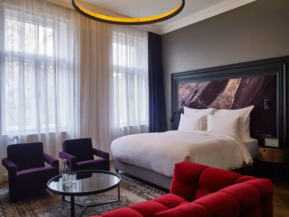 Double Suite with park view (full double bed)