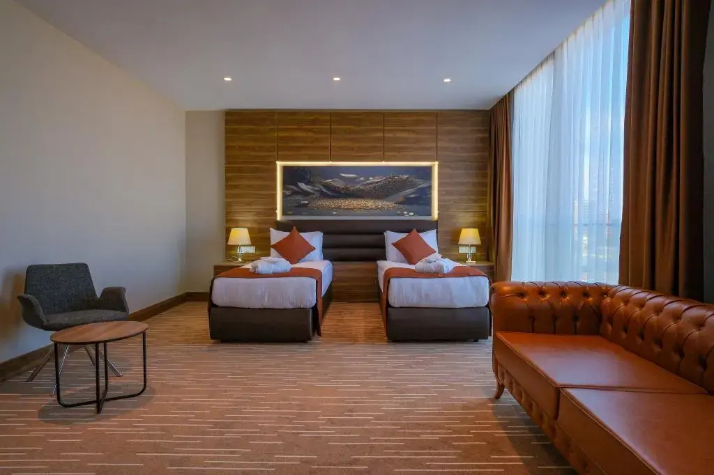 Lobby & Reception