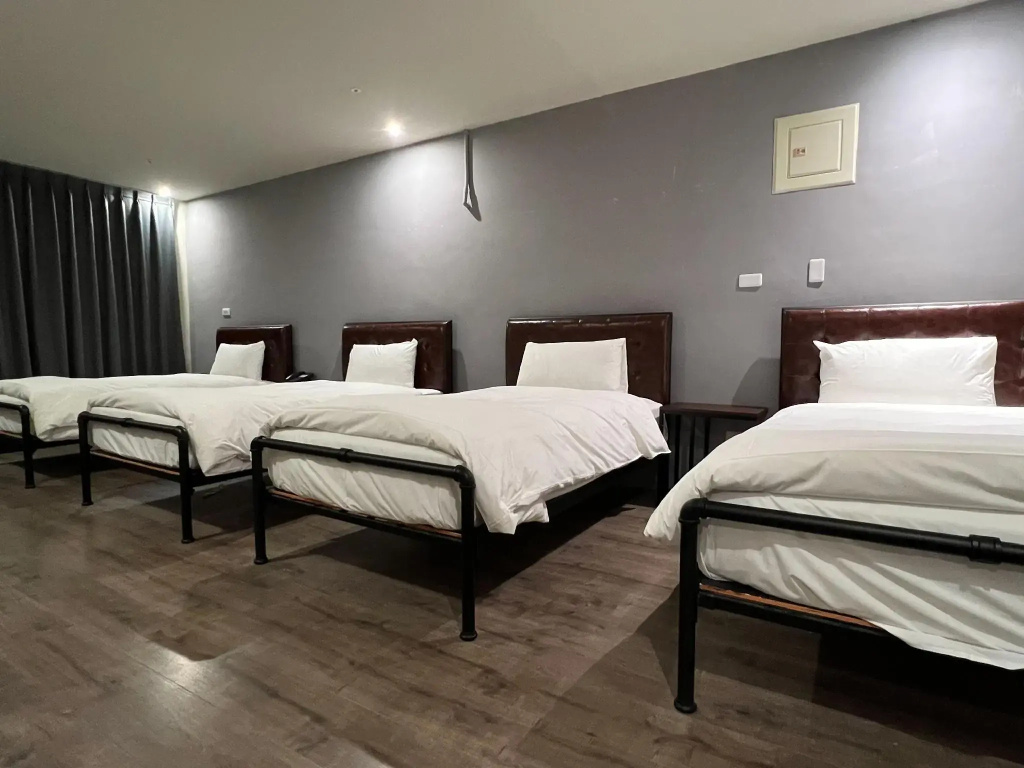 3 Bedrooms Apartment