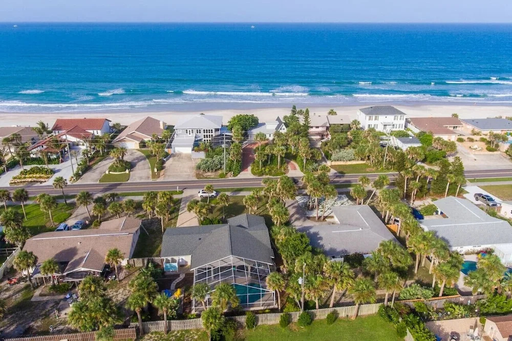 Sandcastle Harbor Pool & Firepit Steps to the Beach!