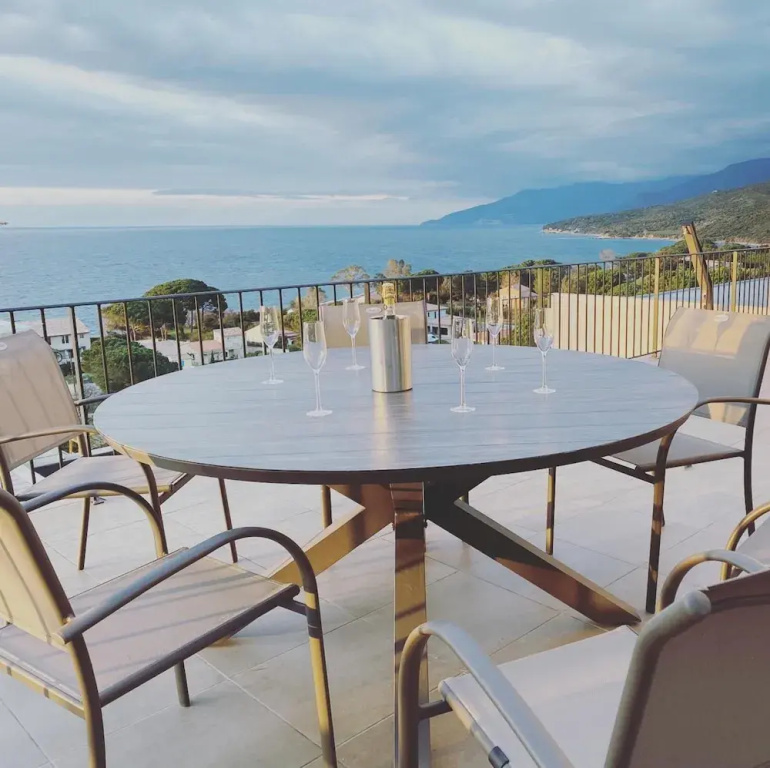 Mor405 - T3 Neuf vue mer Panoramique Avec Piscine