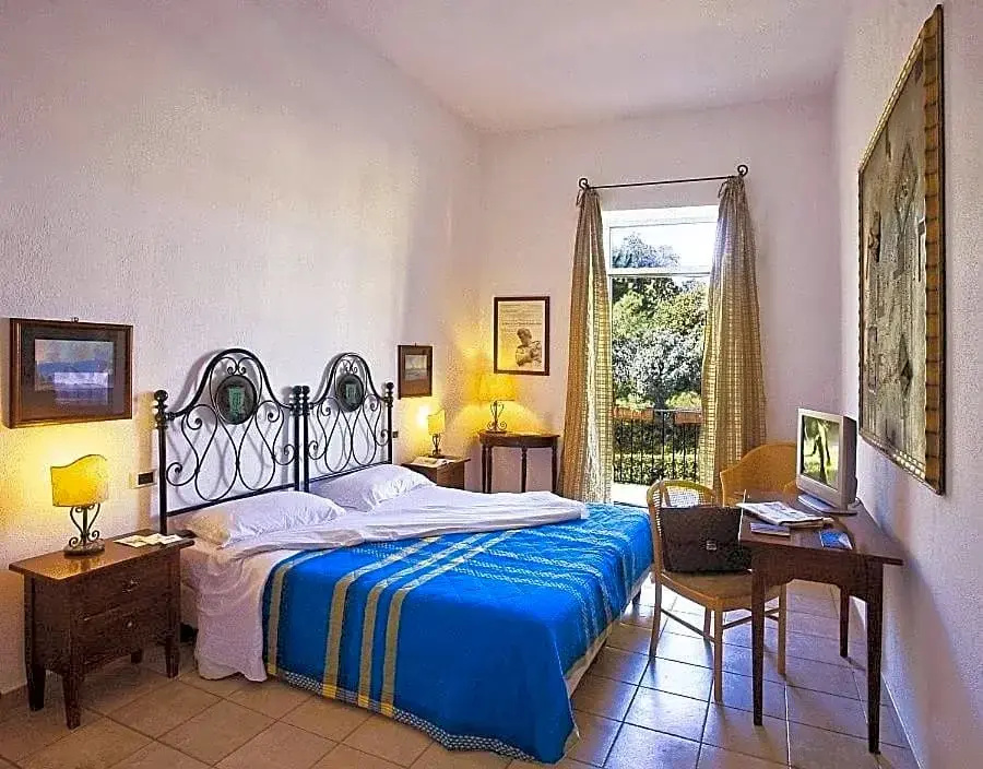 Classic Double room (full double bed)
