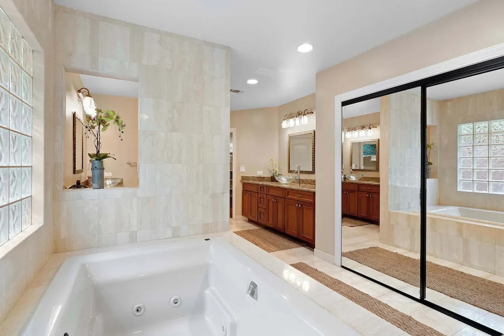 Hale Nene Pool, Spa Tub & Ocean Views!