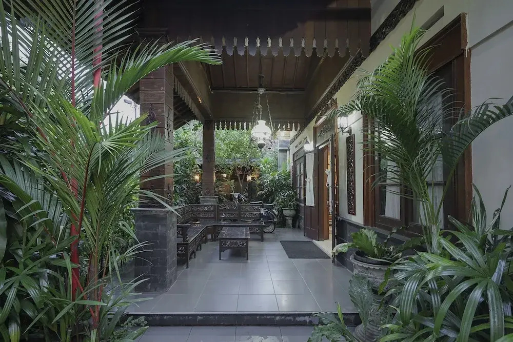 Ndalem Maharani Guest House