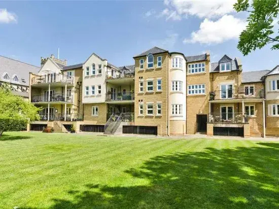 Top Floor En-Suite Double Rooms In Eton With Great View Of Windsor Castle & Free Parking