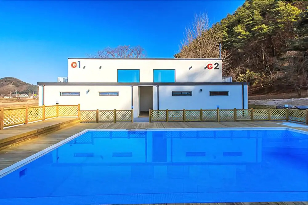 Gapyeong Dangdangi Pet Poolvilla Blue