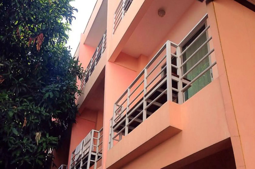 At Thapae Guest House