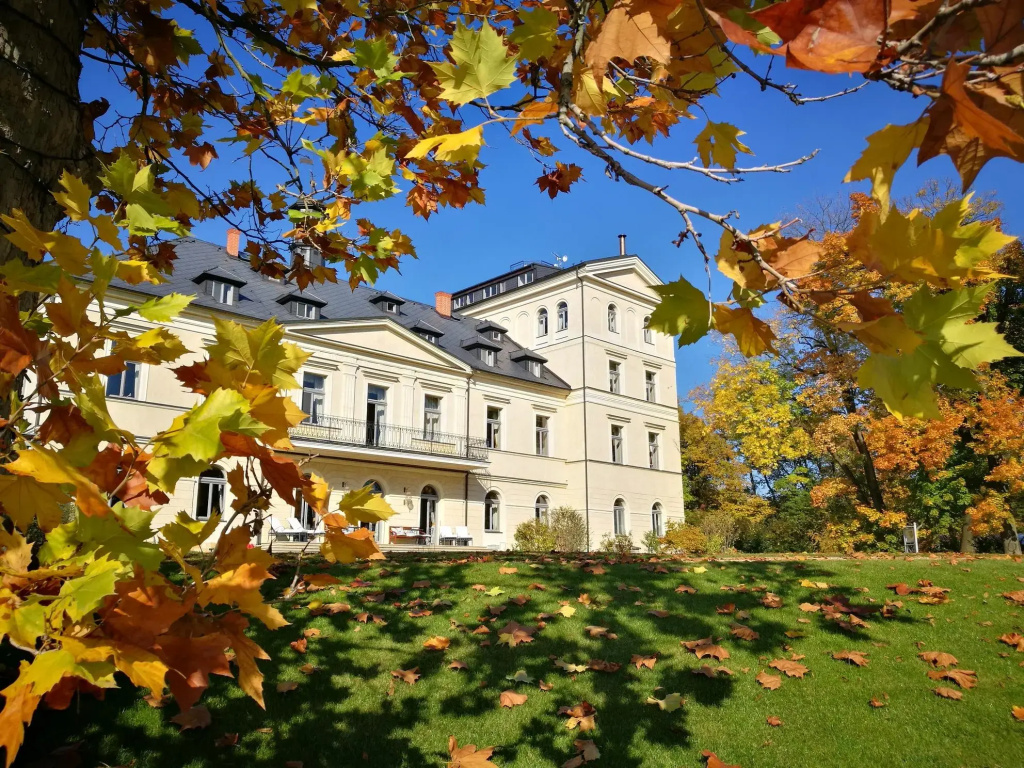 Chateau Mcely - 3
