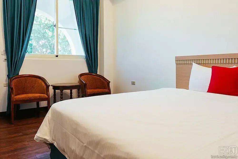 Standard Double room with balcony (full double bed)