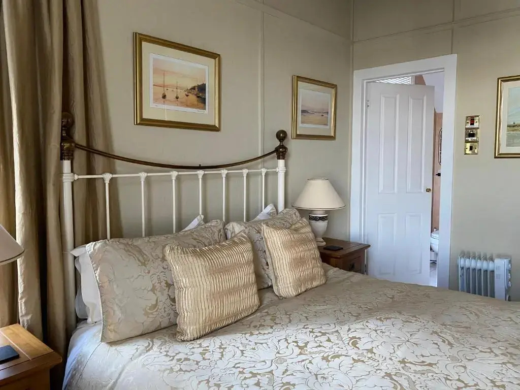 Standard Double room with sea view (full double bed)