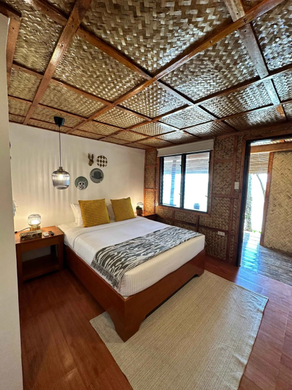 Standard Double room beachfront (full double bed)