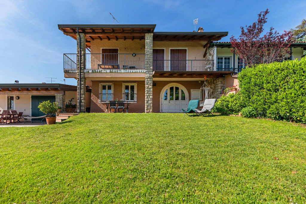 Casa Alba con giardino e patio