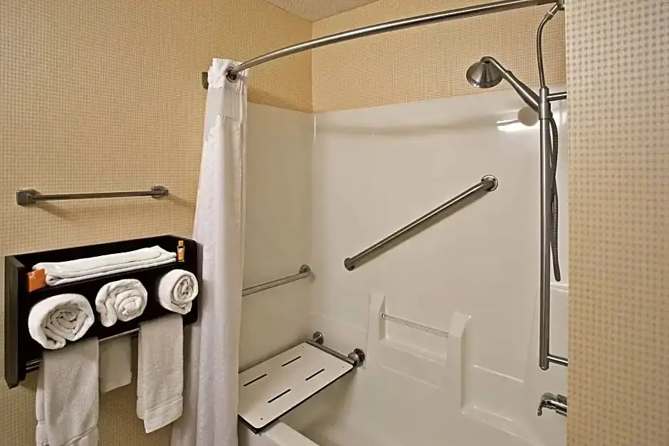 AmericInn by Wyndham Frankfort IN - Chambres