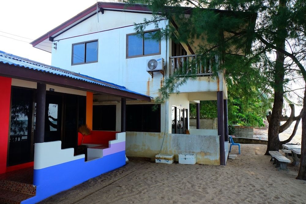 Roong Arun Resort in Chaiya