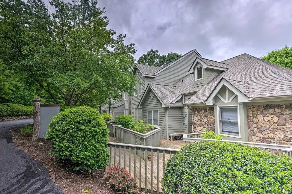 Blue Ridge Mtn Views: Condo w/ Furnished Balcony - фото 4