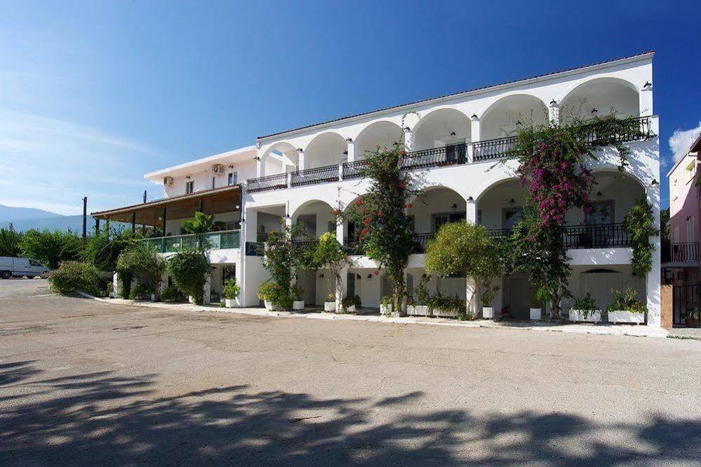 Hotel Athina 3 *