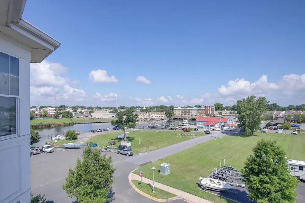 Walkable Condo w/ Drawbridge Views in Cambridge