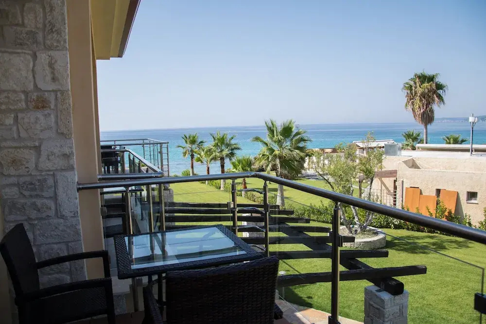 Balcony & Terrace