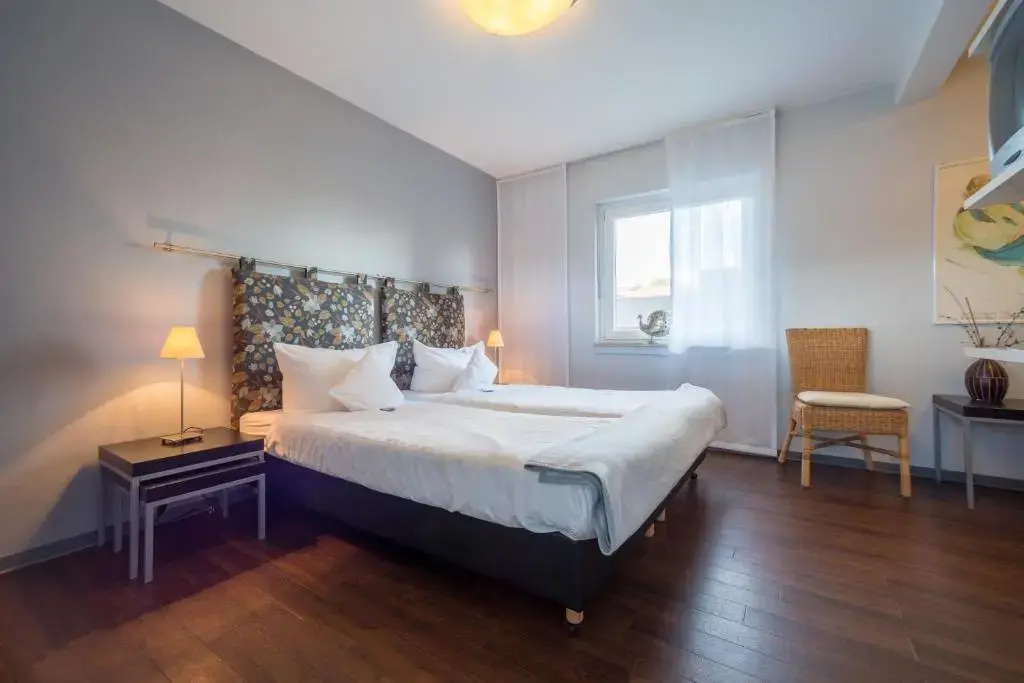 Standard Double room with balcony (full double bed)
