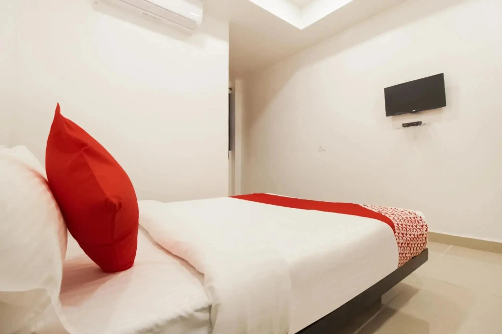 Super OYO Flagship 74485 Sakthi Grand