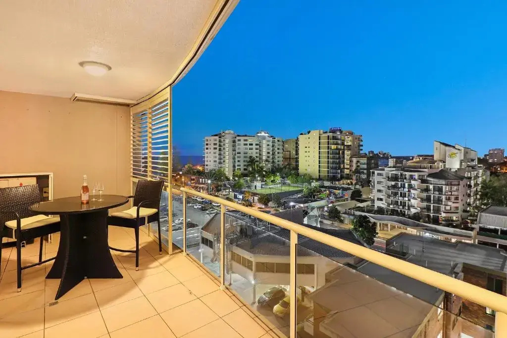 1 Bedroom Apartment with water view