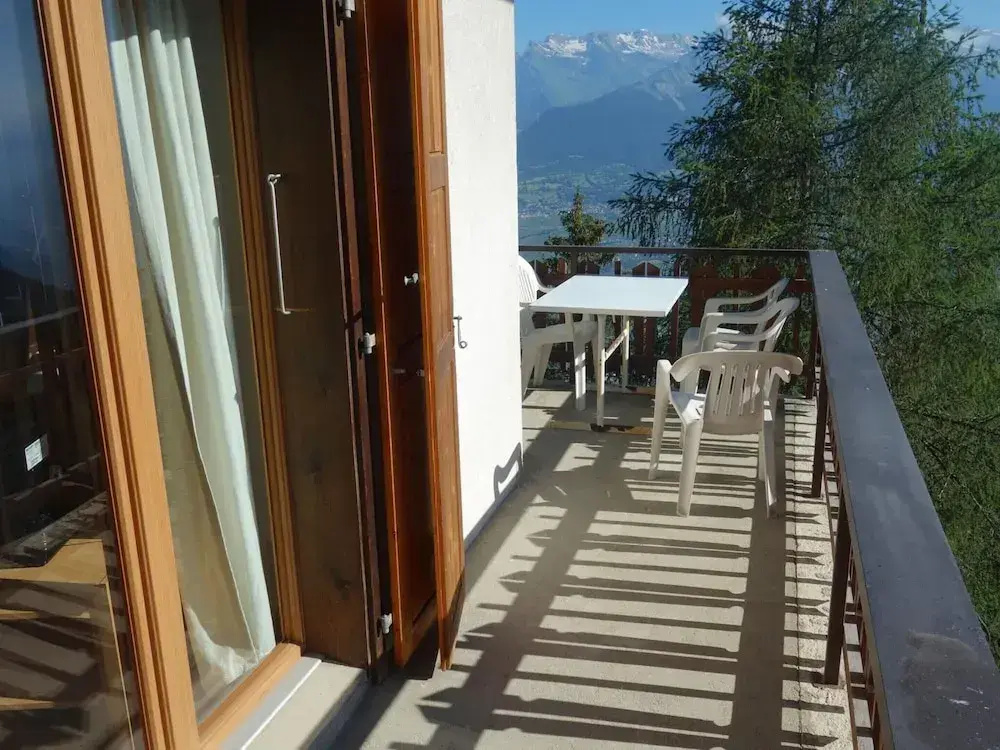 Charming Apartment With Valley
