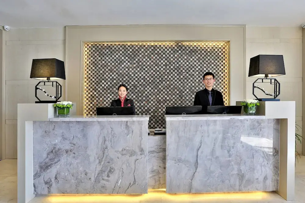 Lobby & Reception