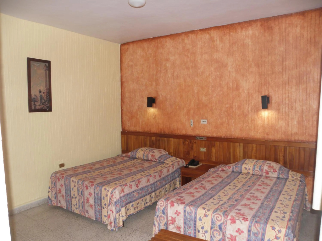 Hotel Fénix — 4