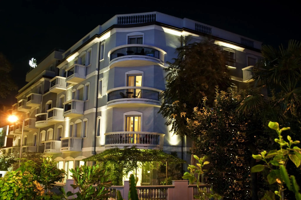 Hotel photo 1