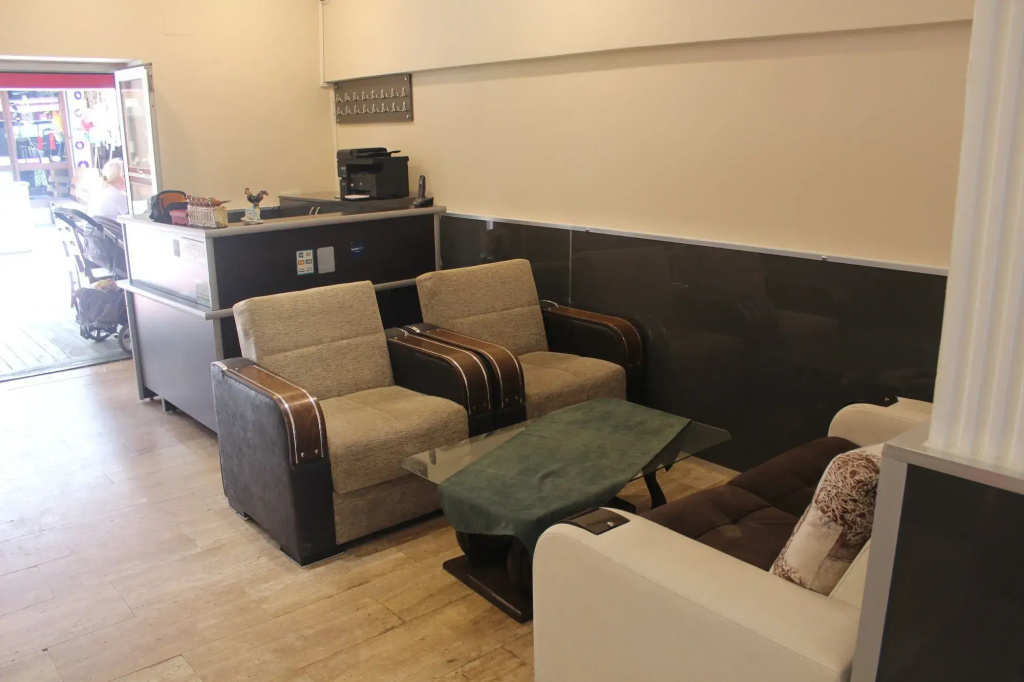 Lobby & Reception