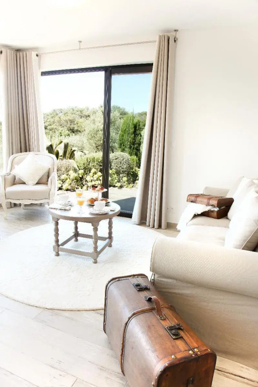 Balcony & Terrace