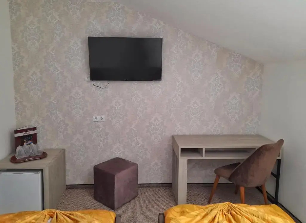 Economy Double Attic room (twin beds)