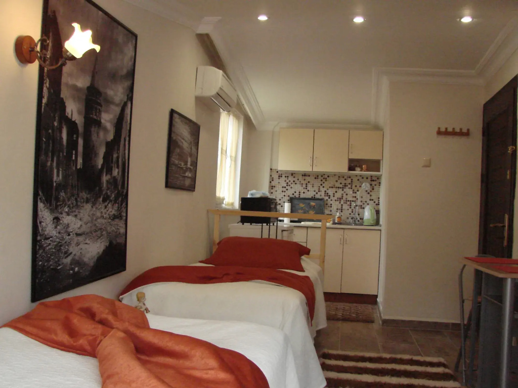 Tom Square Boutique Hotel — фото