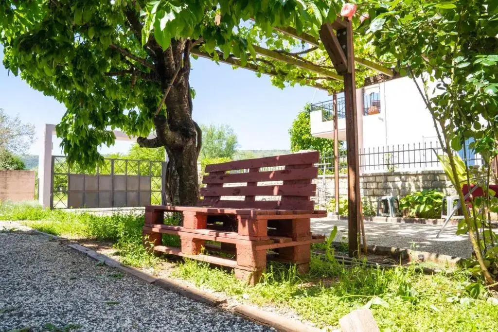Secret Garden 76 sq.m. apartment close to city center - фото 10