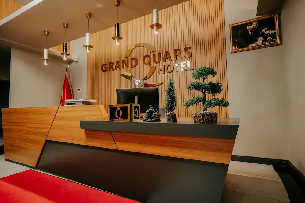 Grand Quars Hotel — фото