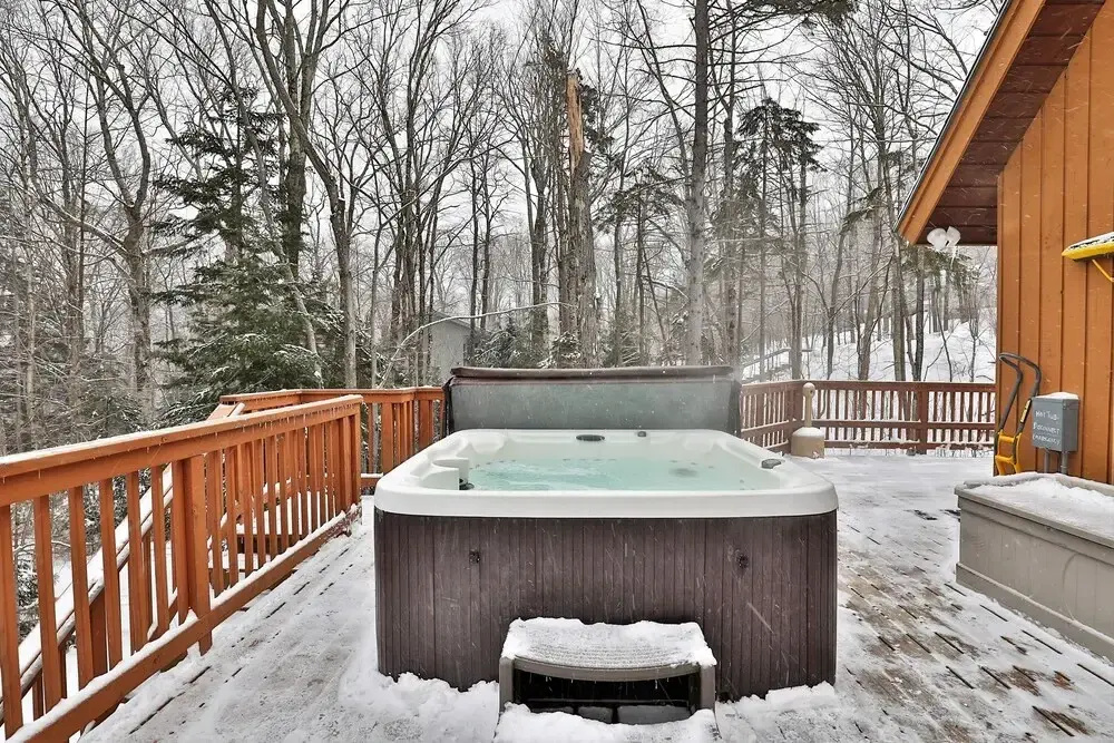 Tanglewood Vista At Killington: Great Group Ski Home Close To Mountain. Hot Tub. 5 Bedroom Home
