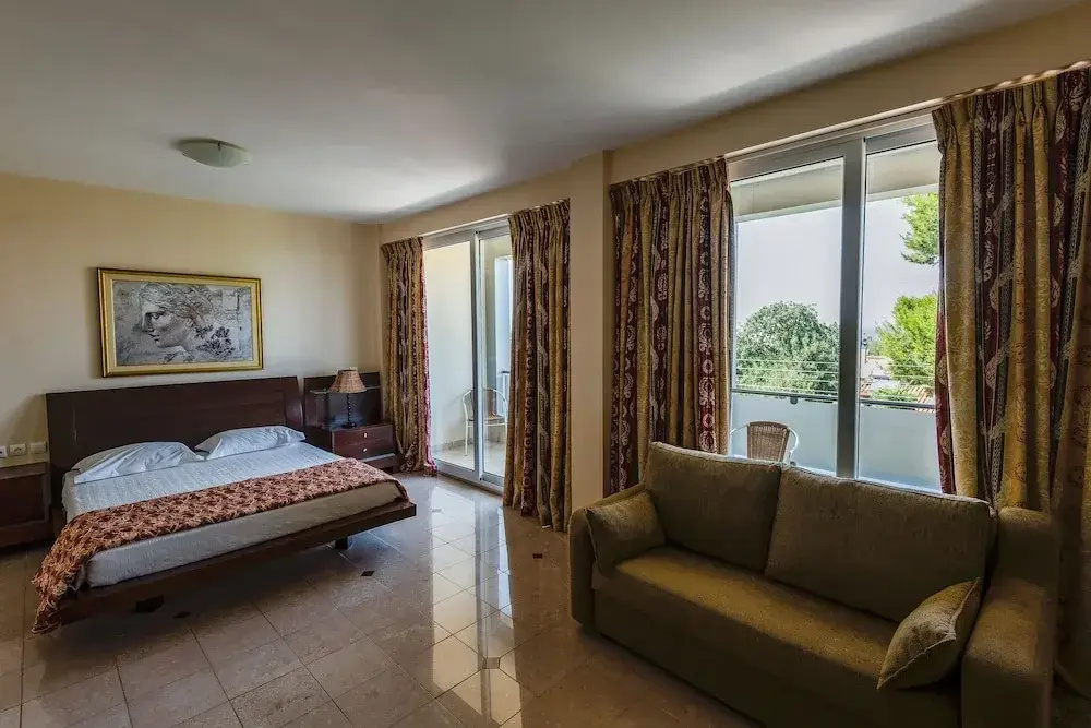 Superior Double room with balcony and with sea view (full double bed)
