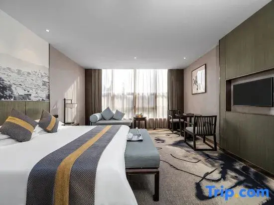 2 Bedrooms Standard Family room