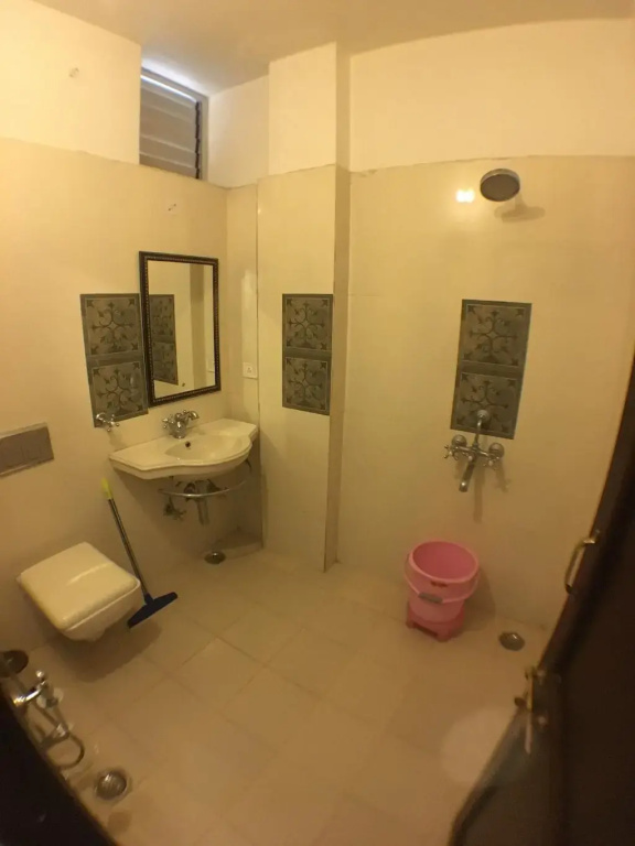 Deluxe Double room (full double bed)