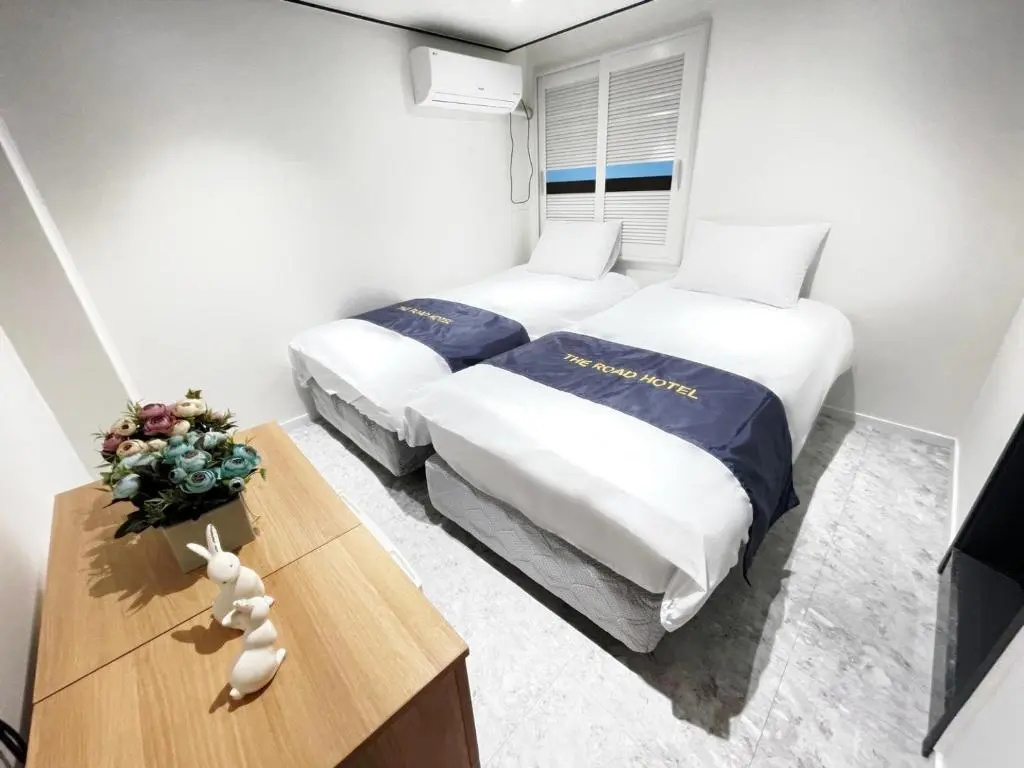 Standard Double room (twin beds)