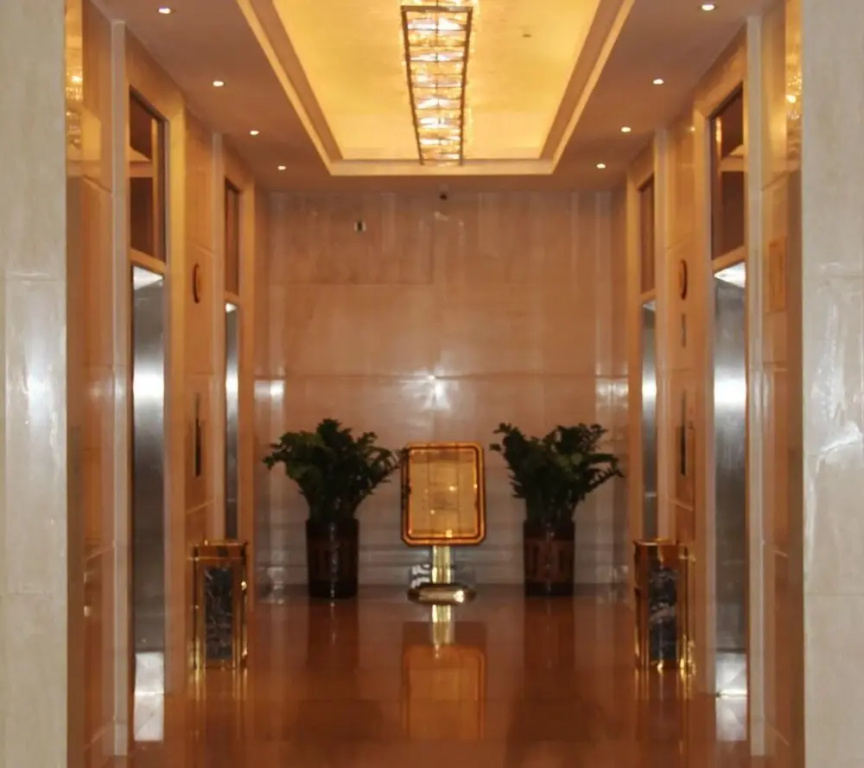 Lobby & Reception