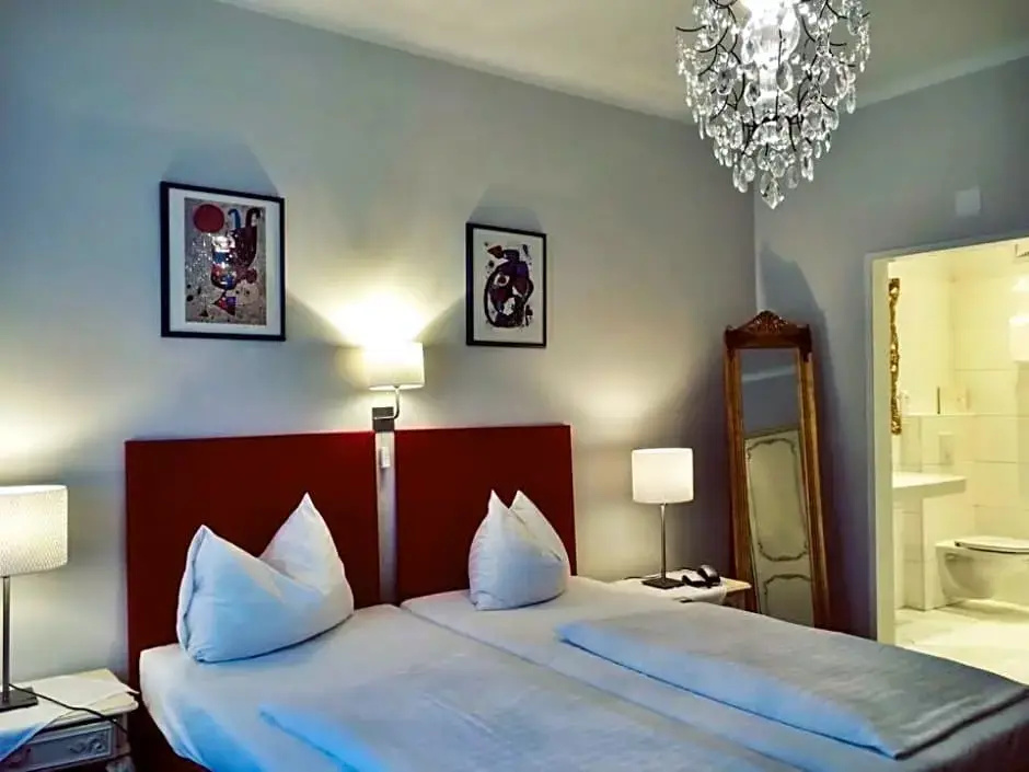 Stadthotel Restaurant Auerhahn - Chambres