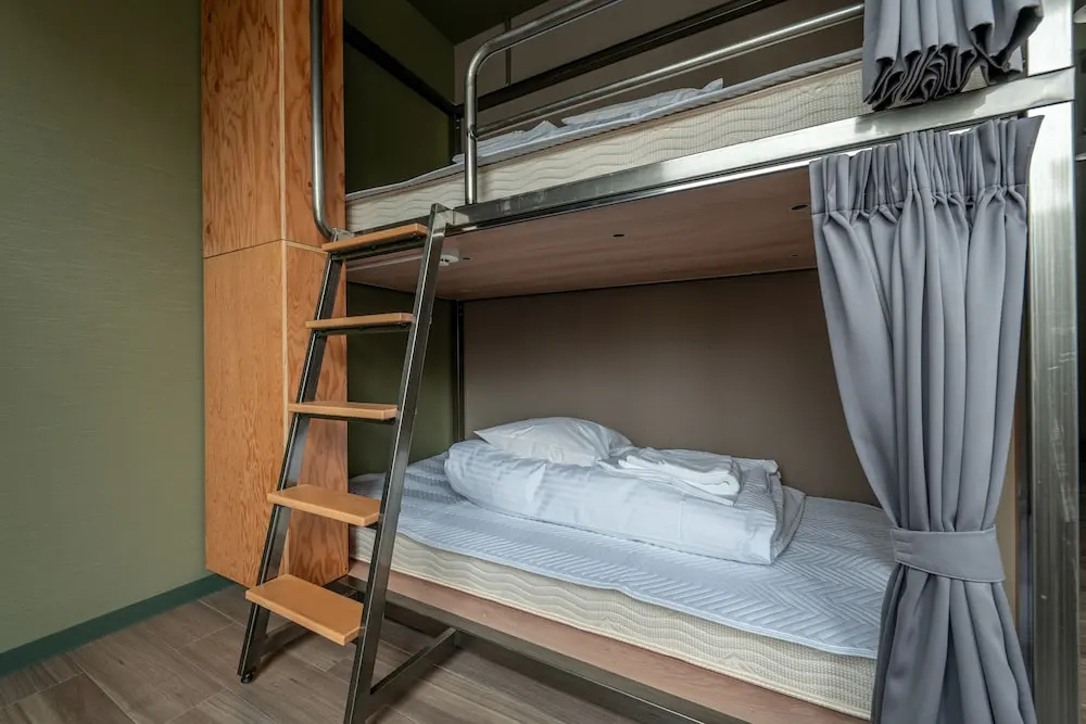 Economy room