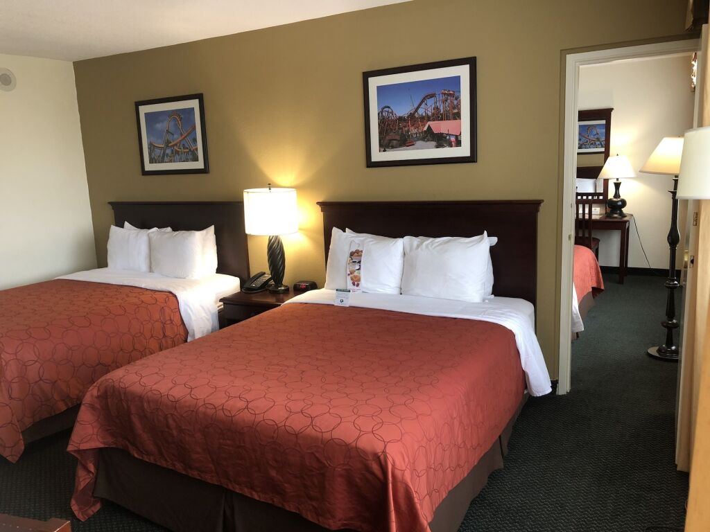 The Knott's Hotel by null