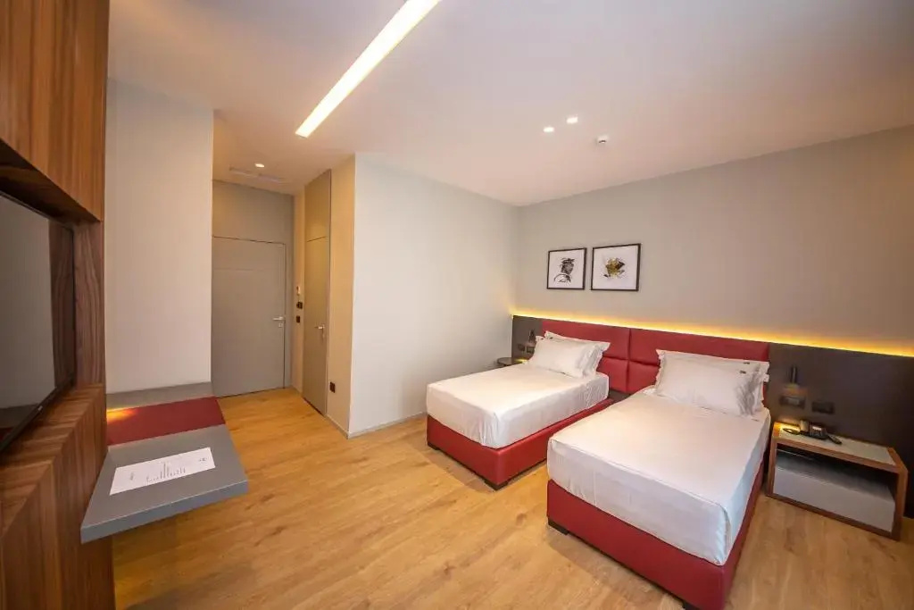 Deluxe Double room (full double bed)